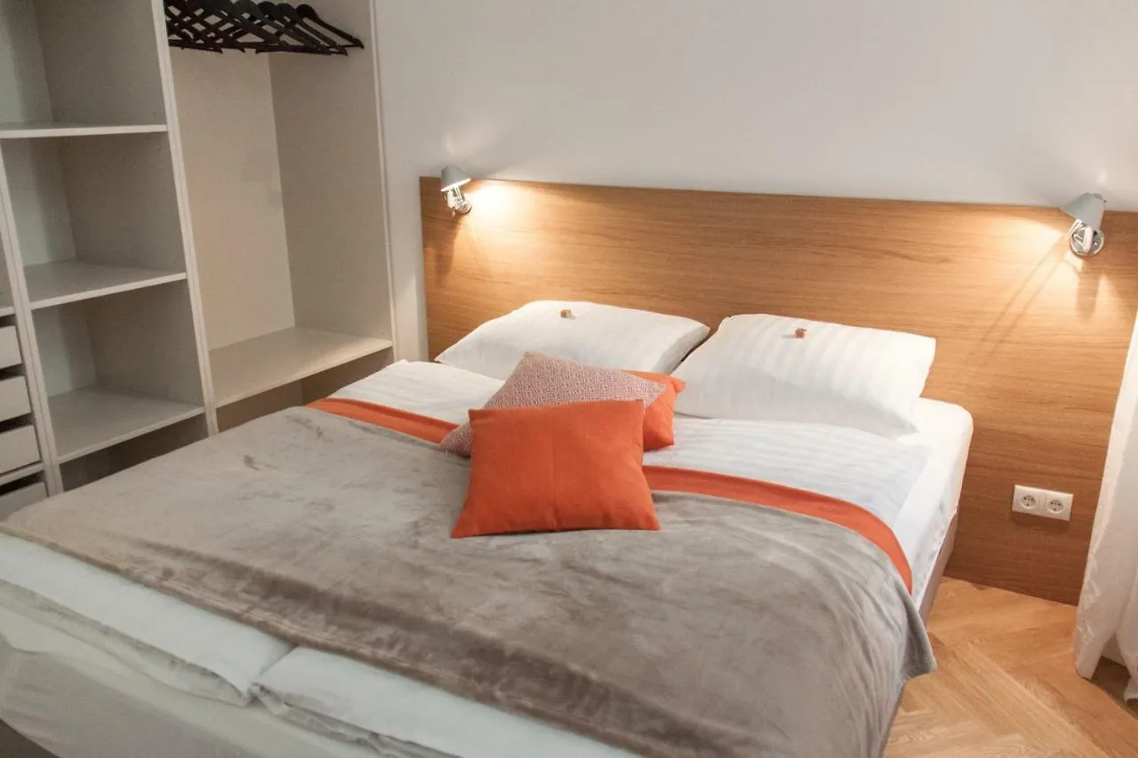 Vienna Center City-Apartment Avusturya